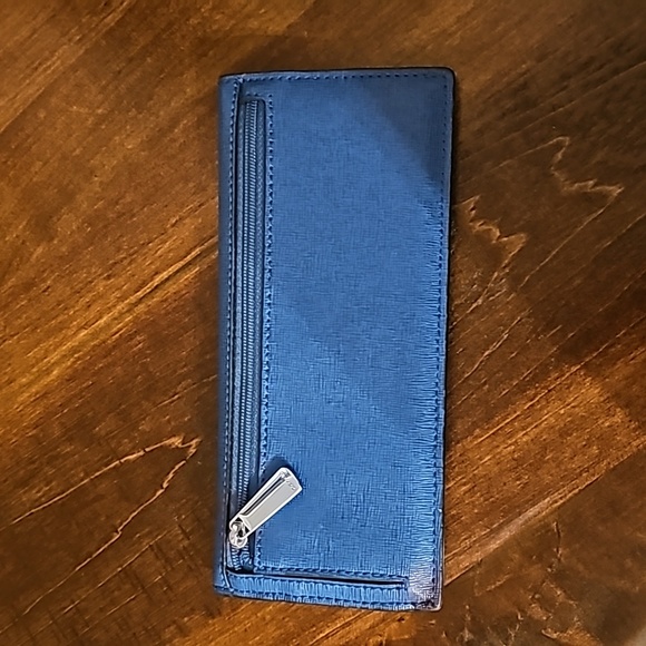 Authentic Coach Slim Wallet - Picture 2 of 7